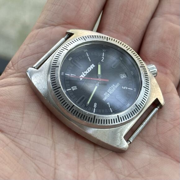 Nixon Clutch Exactly Stainless Steel Watch 34mm Japan Black Dial Date Quartz - Picture 3 of 9